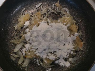 Jautienos stroganoffas nėra klasikinis Žingsnis 2