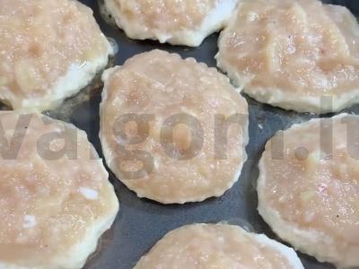 Kalakutienos kotletai su brokoliais po sūriu Žingsnis 2