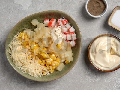 Lengvos salotos su kukurūzais ir ananasais Žingsnis 2