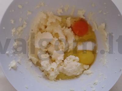 Švelnūs vaniliniai pieno pyragėliai Žingsnis 1