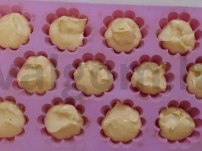 Švelnūs vaniliniai pieno pyragėliai Žingsnis 3