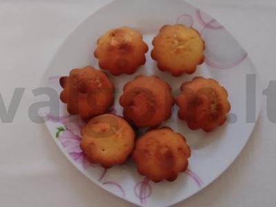 Švelnūs vaniliniai pieno pyragėliai pagrindine nuotrauka