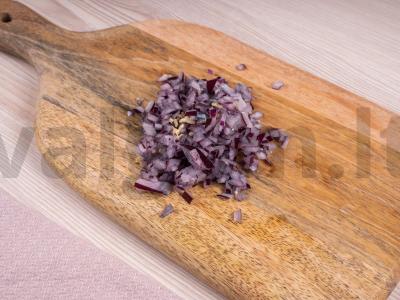 Rūkytos menkės salotos su ryžiais Žingsnis 1