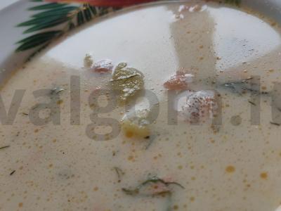 Norvegiška sriuba su šaltai rūkytu upėtakiu pagrindine nuotrauka