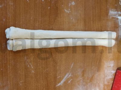 Sluoksniuotos tešlos sausainiai "Ausys" Žingsnis 2