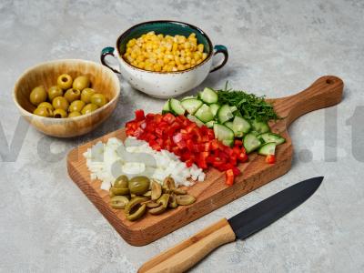 Salotos su kukurūzais ir alyvuogėmis Žingsnis 1