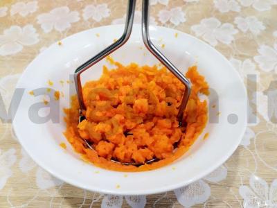 Morkų sausainiai Žingsnis 1