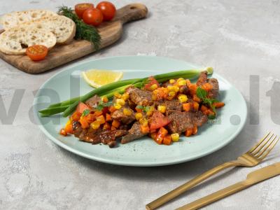 Jautiena ir kukurūzai pagrindine nuotrauka