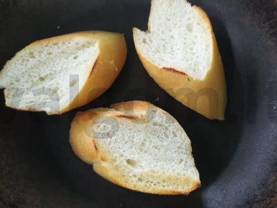 Brusketos su raudona žuvimi šventiniam stalui Žingsnis 1