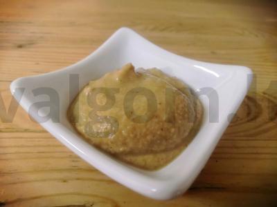 Aštrios garstyčios su imbieru pagrindine nuotrauka