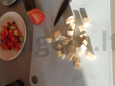 Graikiškos salotos su fetos sūriu be svogūnų Žingsnis 4