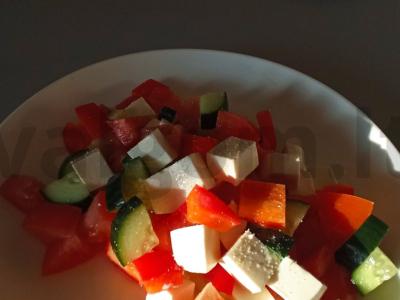 Graikiškos salotos su fetos sūriu be svogūnų Žingsnis 5