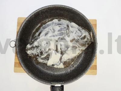 Aromatinga kepta plekšnė su pienu Žingsnis 4