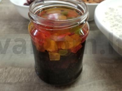 Skanus varškės tešlos pyragas su džiovintais vaisiais Žingsnis 1