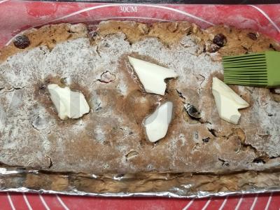 Skanus varškės tešlos pyragas su džiovintais vaisiais Žingsnis 5