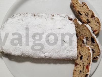 Skanus varškės tešlos pyragas su džiovintais vaisiais pagrindine nuotrauka