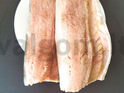 Rausvosios lašišos sūdymas sausai malant Žingsnis 5