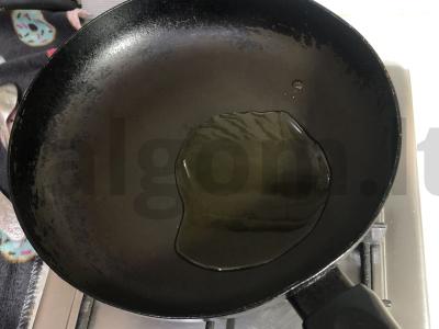 Pomidorų makaronai keptuvėje Žingsnis 1