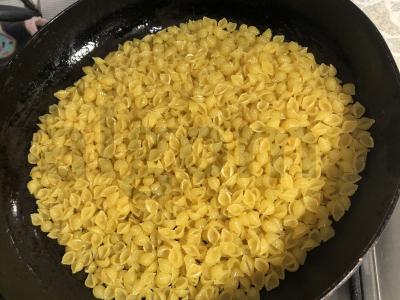 Pomidorų makaronai keptuvėje Žingsnis 2