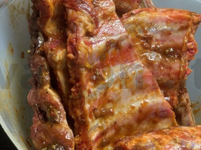 Kiaulienos šonkauliukai su daržovėmis orkaitėje Žingsnis 1