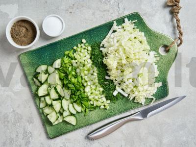 Daržovių salotos su sėmenų aliejumi ir sėklomis Žingsnis 1
