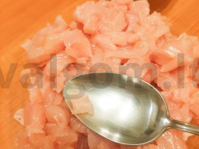 Vištienos kotletai be maltos mėsos su daržovėmis Žingsnis 1