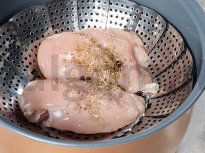 Salotos su vištiena ir konservuotais grybais Žingsnis 1