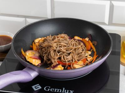 Soba su lašiša, daržovėmis ir saldžiarūgščiu padažu Žingsnis 3