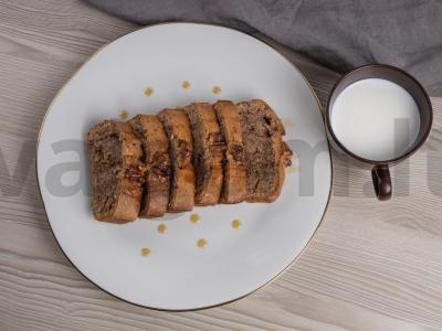 Prancūziška kalėdinė bandelė su graikiniais riešutais pagrindine nuotrauka