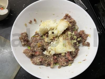 Naminiai mėsos kukuliai Žingsnis 1