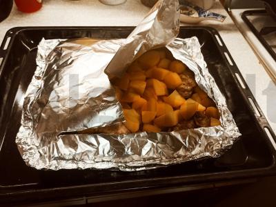 Su vištiena ir prieskoniais keptos bulvės Žingsnis 16