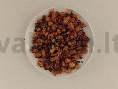 Žemės riešutai česnakų ir sojų padažo glazūroje pagrindine nuotrauka