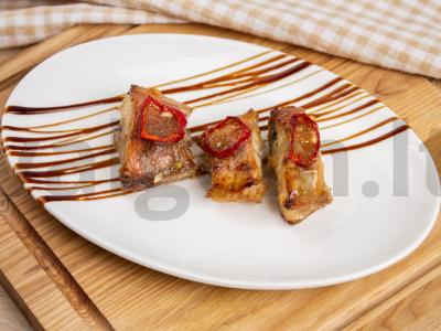 Jūros ešerys Tailando marinate pagrindine nuotrauka