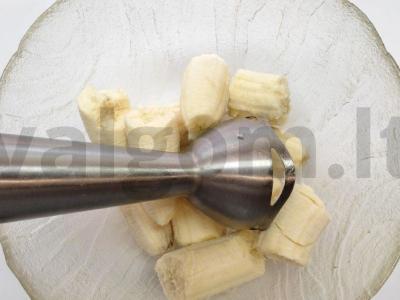 Bananiniai keksiukai su šokoladu ir išrūgų kremu Žingsnis 2