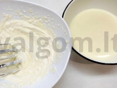 Bananiniai keksiukai su šokoladu ir išrūgų kremu Žingsnis 3