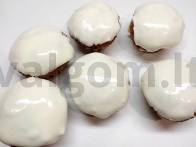 Bananiniai keksiukai su šokoladu ir išrūgų kremu pagrindine nuotrauka