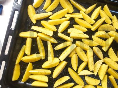 Vištienos kojos, keptos su bulvėmis Žingsnis 1