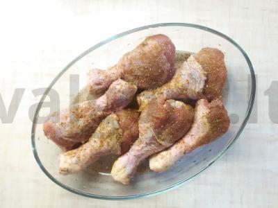 Vištienos kojos, keptos su bulvėmis Žingsnis 3