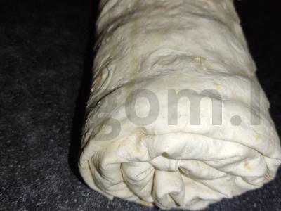 Lavašas su varške ir adžika su kumpio įdaru Žingsnis 4