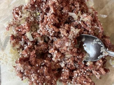 Ežiukai su ryžiais ir pomidorų padažu Žingsnis 1