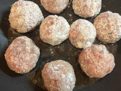 Ežiukai su ryžiais ir pomidorų padažu Žingsnis 3