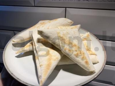 Tingus khachapuri pusryčiams pagrindine nuotrauka