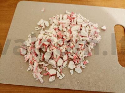 Švelnios salotos su lydytu sūriu ir korėjietiškomis morkomis Žingsnis 1