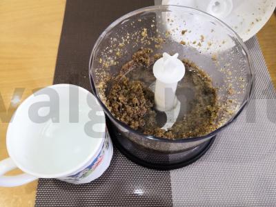 Gruzijos graikinių riešutų Bage padažas Žingsnis 3