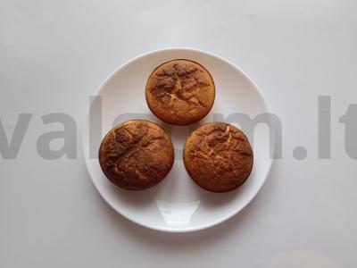 Migdolų miltų keksiukai su grietine pagrindine nuotrauka