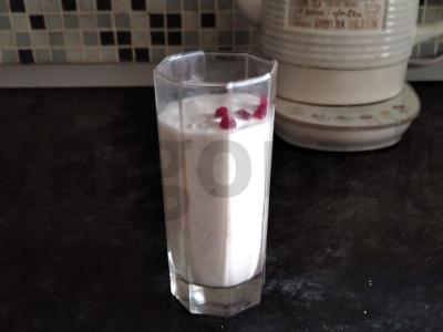 Kokteilis su bananais ir kefyru pagrindine nuotrauka