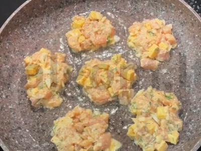 Kapoti kotletai su traškia plutele Žingsnis 2