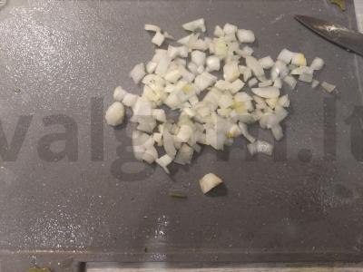 Klasikinė lazanija su malta mėsa ir bešamelio padažu Žingsnis 1