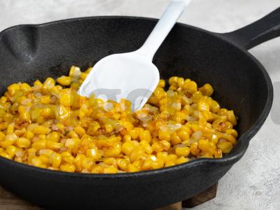 Kukurūzai grietinėlės padaže Žingsnis 2