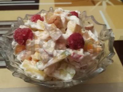 Varškės ir vaisių desertas su mangais pagrindine nuotrauka